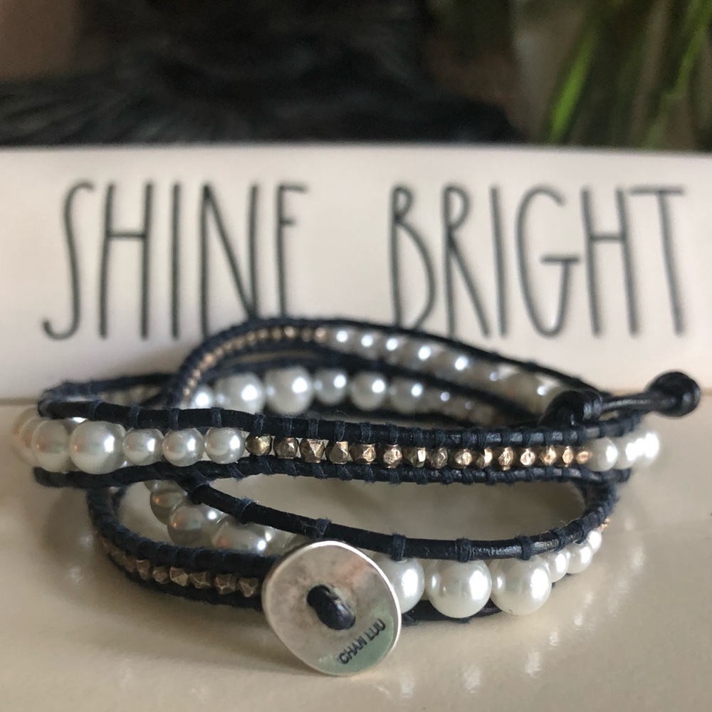 Chan Luu handmade pearl and bead bracelet in navy